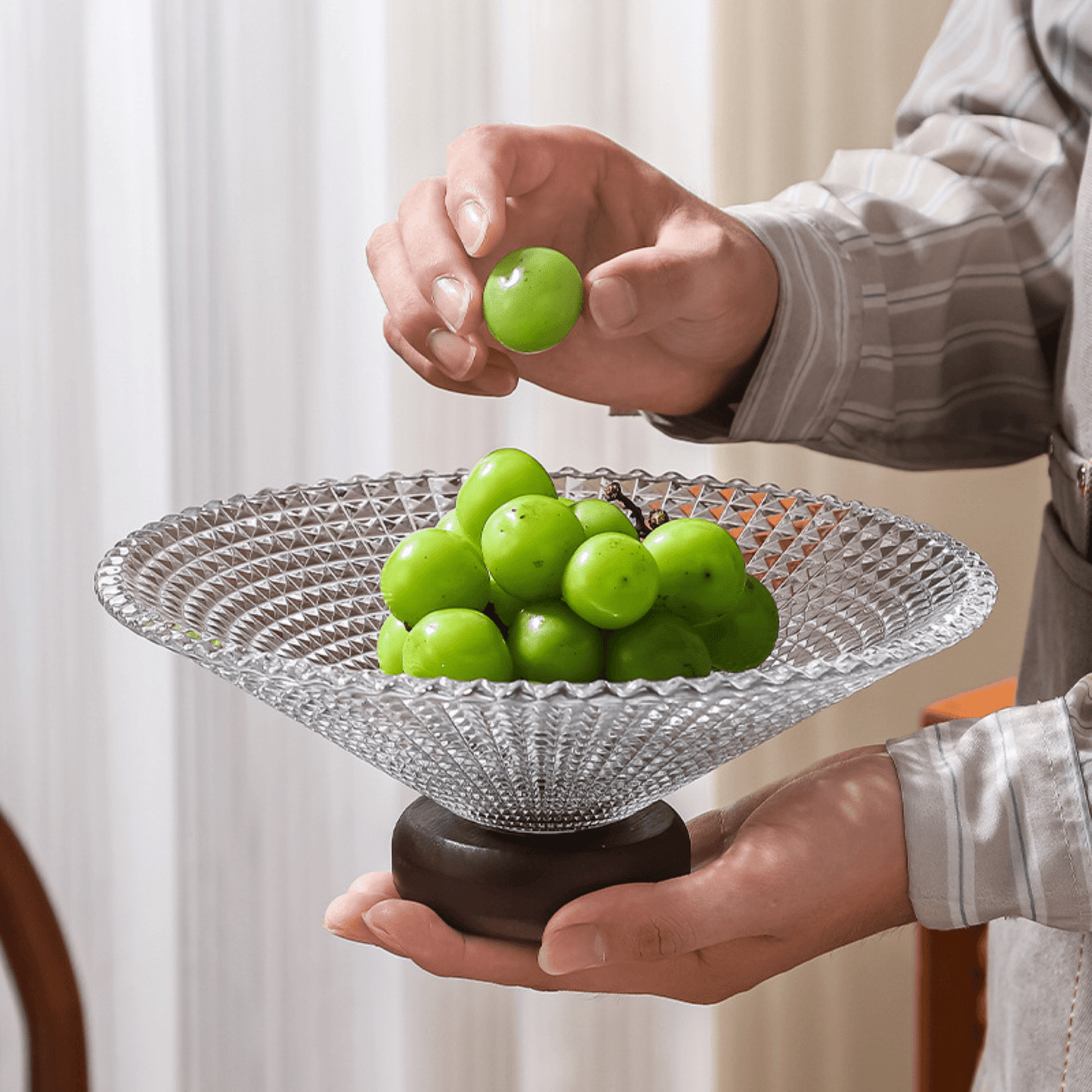 Elegant Large Crystal Glass Bowl for Snacks and Fruit Display (25cm)
